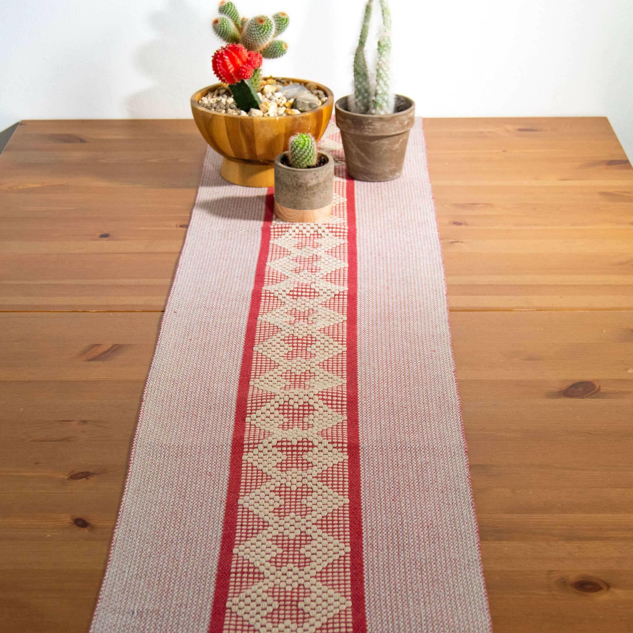 Jalieza Geometric Geometric Table Runner. Tulip Design in Coral.
