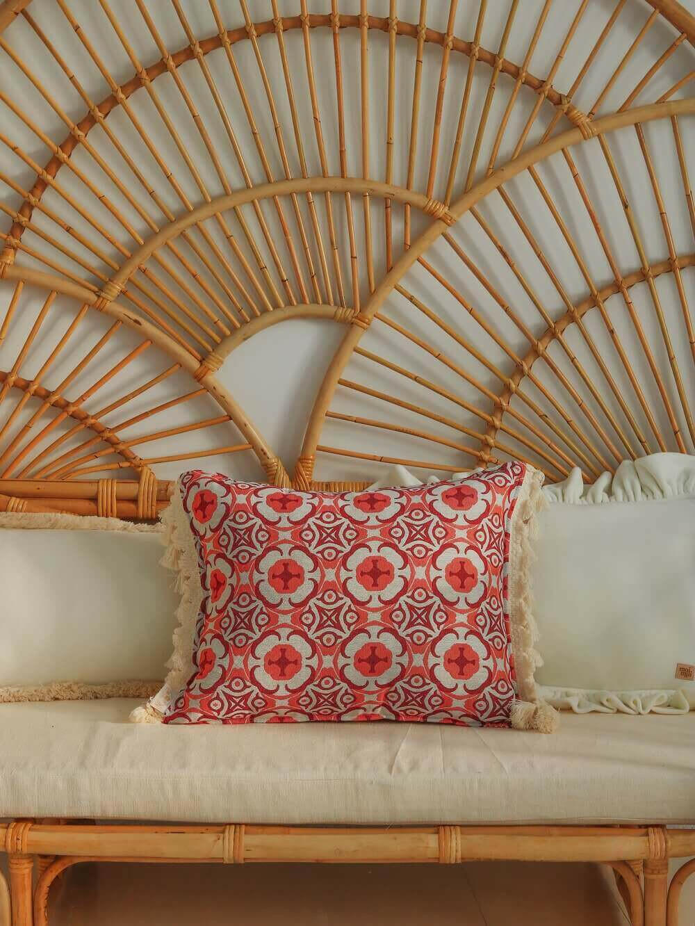 "Marguerite daisy" pillow with fringe