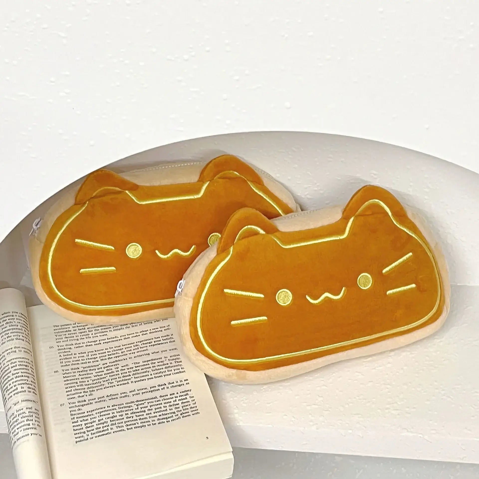 Caramel Cat Plush Pen Case - Ideal Gift for Students