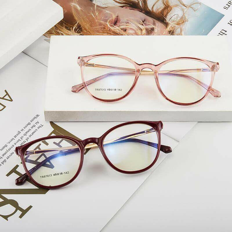 EP Anti-blue glasses European and American flat mirror cat eye glasses.