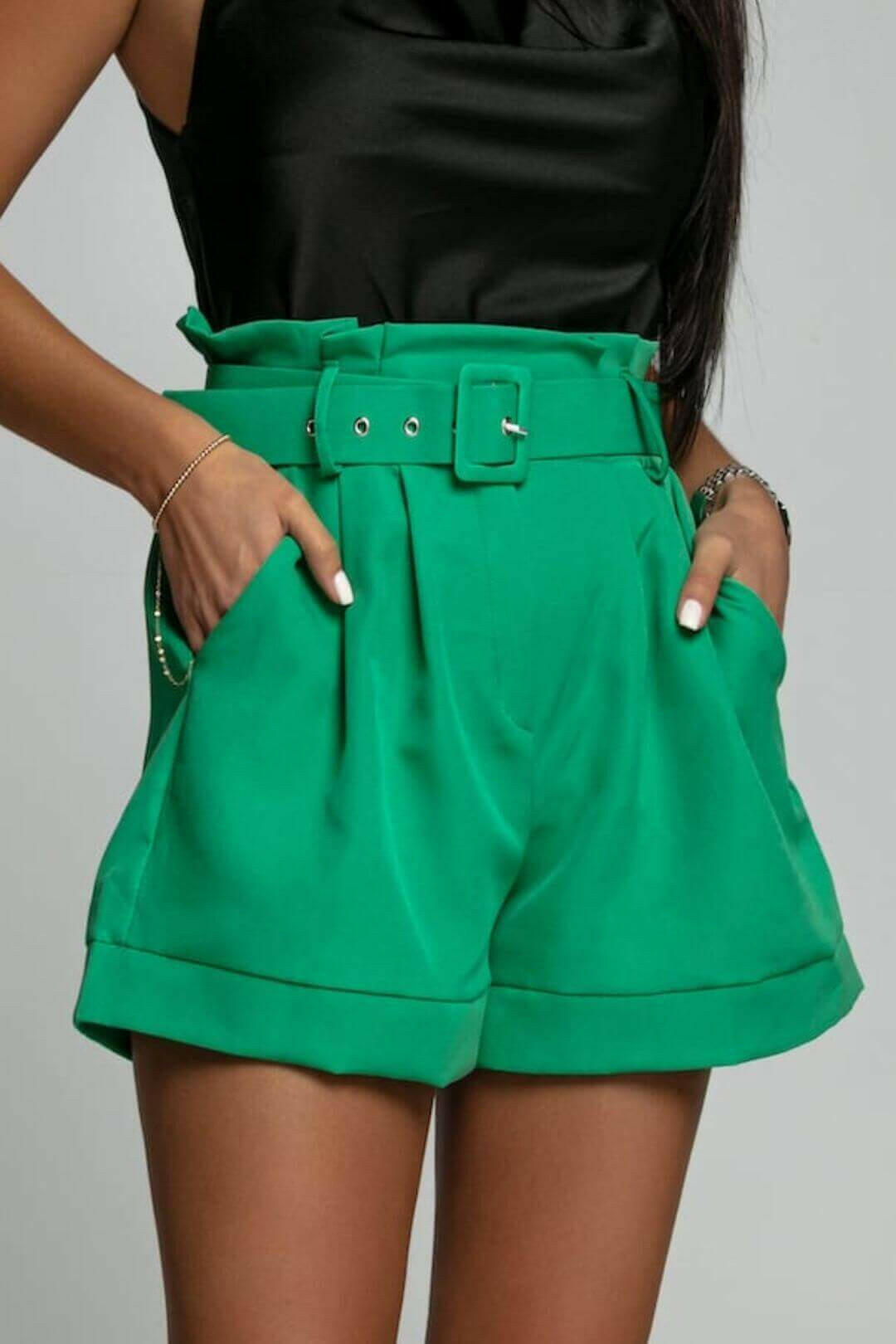 Women's high-waisted shorts in green 8765.