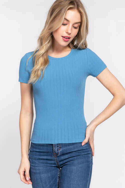 Short Slv Crew Neck Variegated Rib Knit Top.