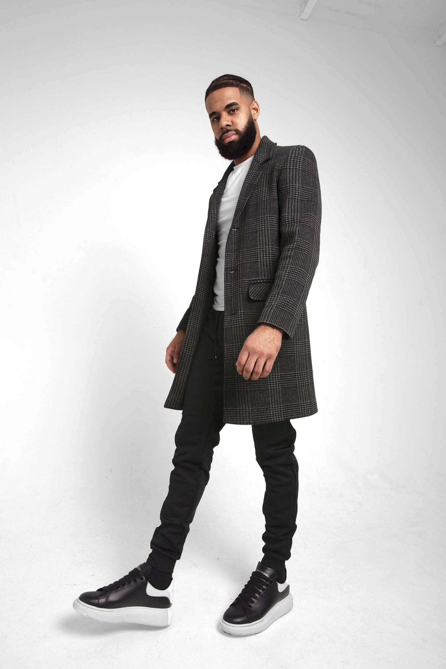 Mens Single Breasted Check Design Overcoat.