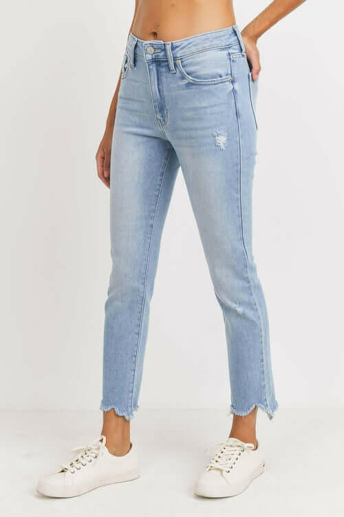 JUST USA MID-RISE STRAIGHT LEG JEAN.