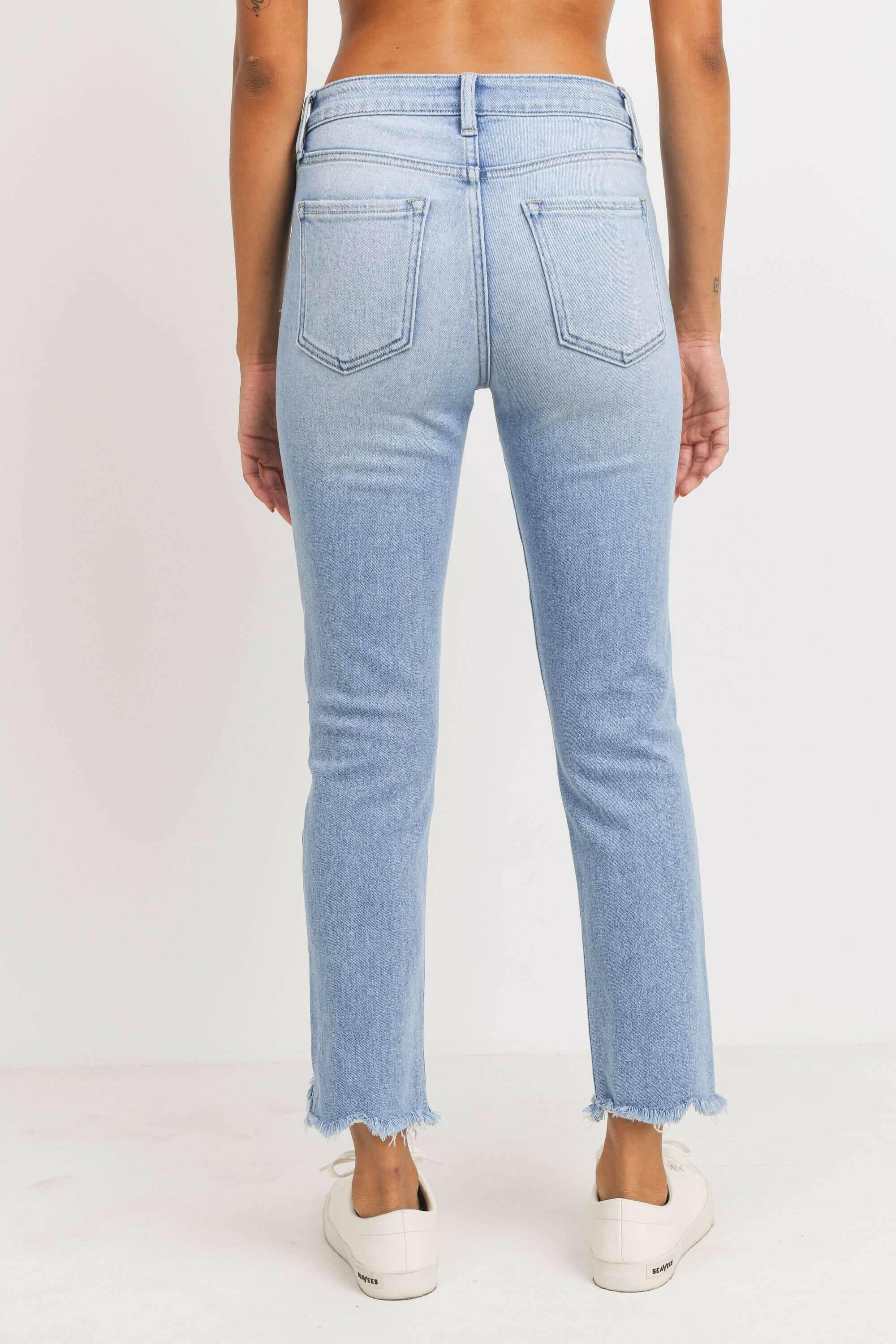 JUST USA MID-RISE STRAIGHT LEG JEAN.