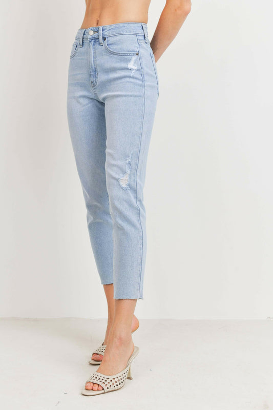 JUST USA DISTRESSED STRETCH STRAIGHT LEG JEAN.