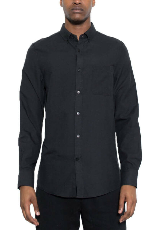 SIGNATURE LONG SLEEVE BUTTON DOWN SHIRT.