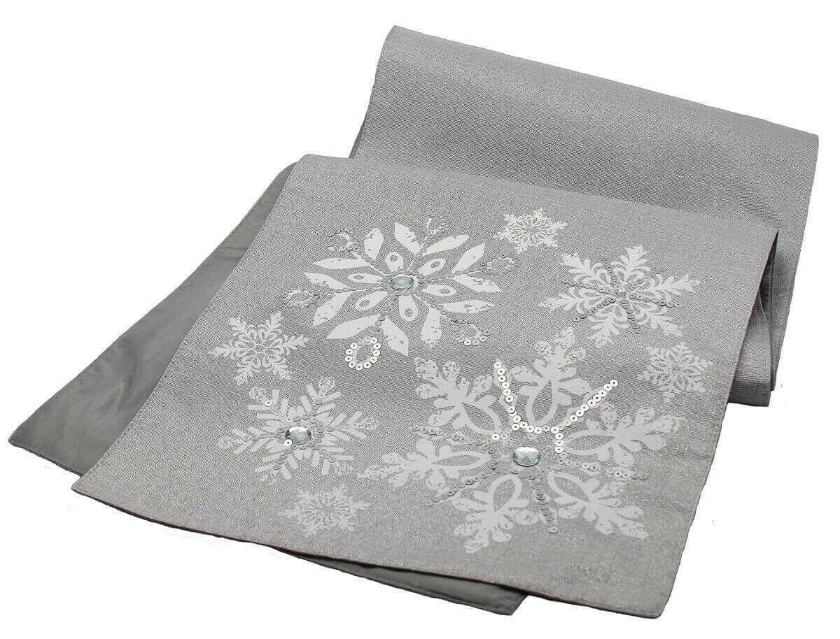 ML16354 Glistening Snow Table Runner.