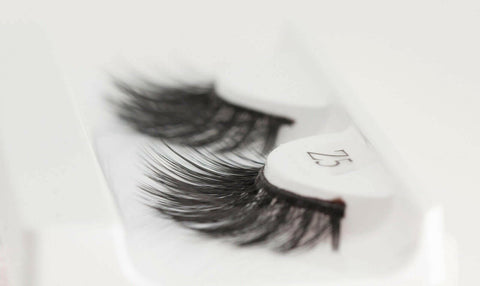 Foxy Faux Mink Eyelashes Model  Z5.