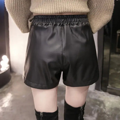 1pcs New Women Four Seasons Sexy Stretch Loose Black Faux Leather Shorts Female Casual Shorts Leather Lady High Waist Short Pant
