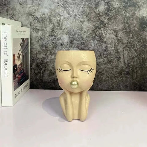 Garden decorative human face flower pot Resin girl smiles with eyes.