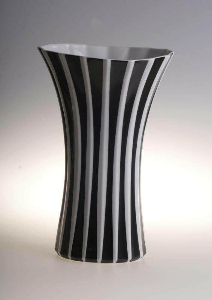 White Stripe Retro Style Porcelain Flower Vase l.