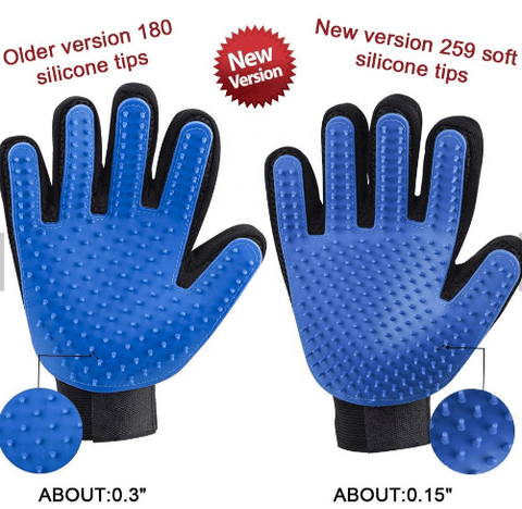 Pet Grooming Glove.