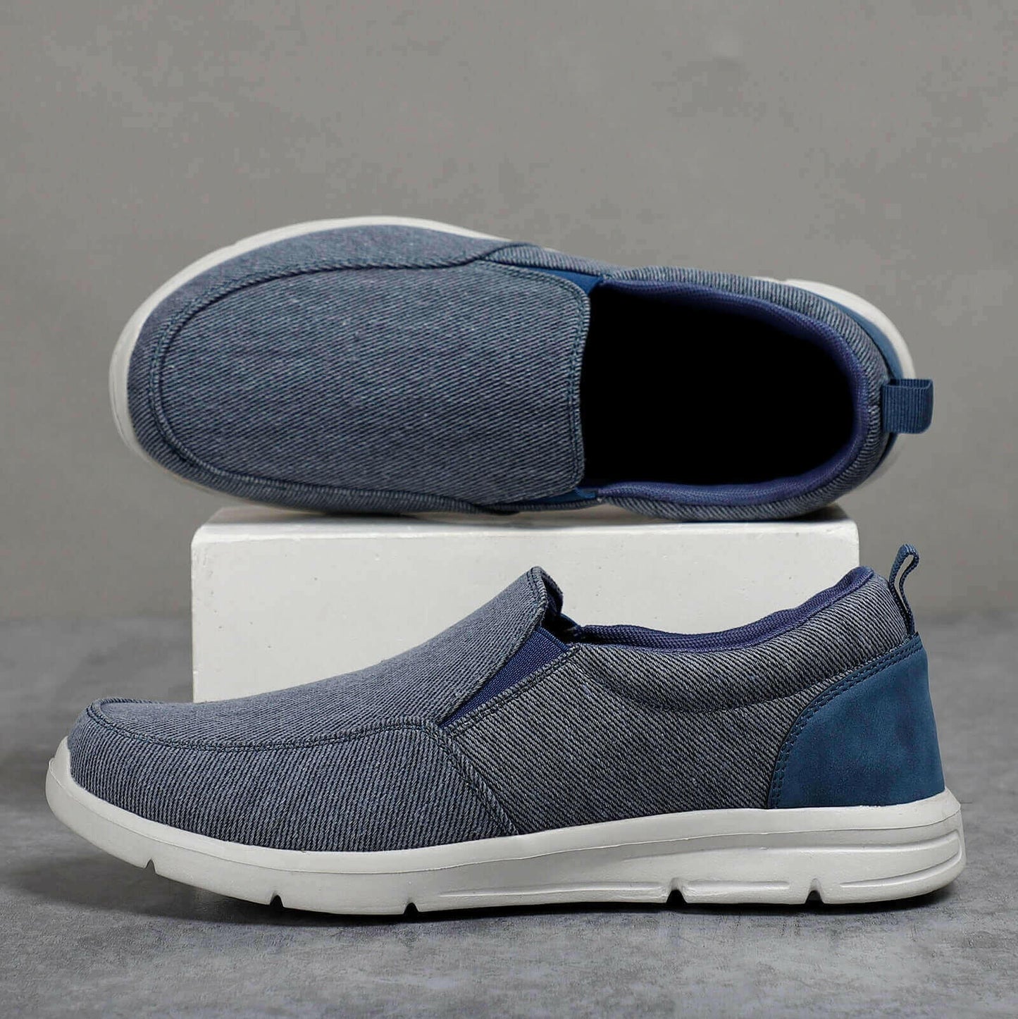 Mens Breathable Walking Sneakers.