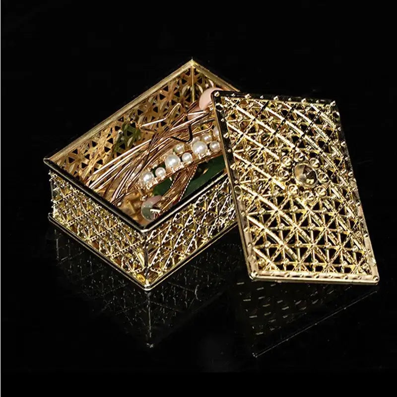 2 PCs Mini Treasure Storage Jewelry Box Silver-color Hollow Flower Pattern Jewelry Case Boxes for Necklace Earring Ring 2030