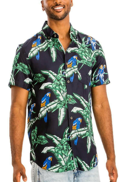 HAWAIIAN BUTTON DOWN SHIRT.