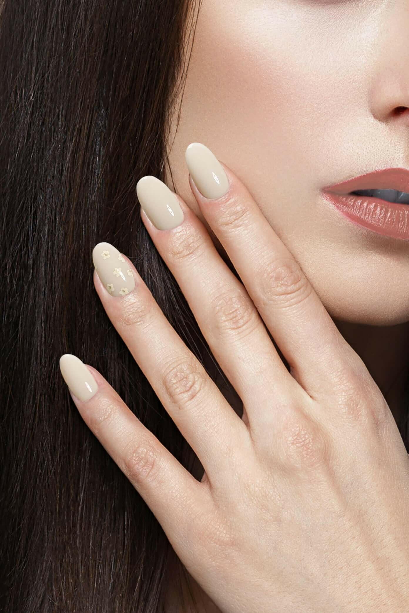 Cotton Daisy | Soft &amp; Durable Press-On Nails