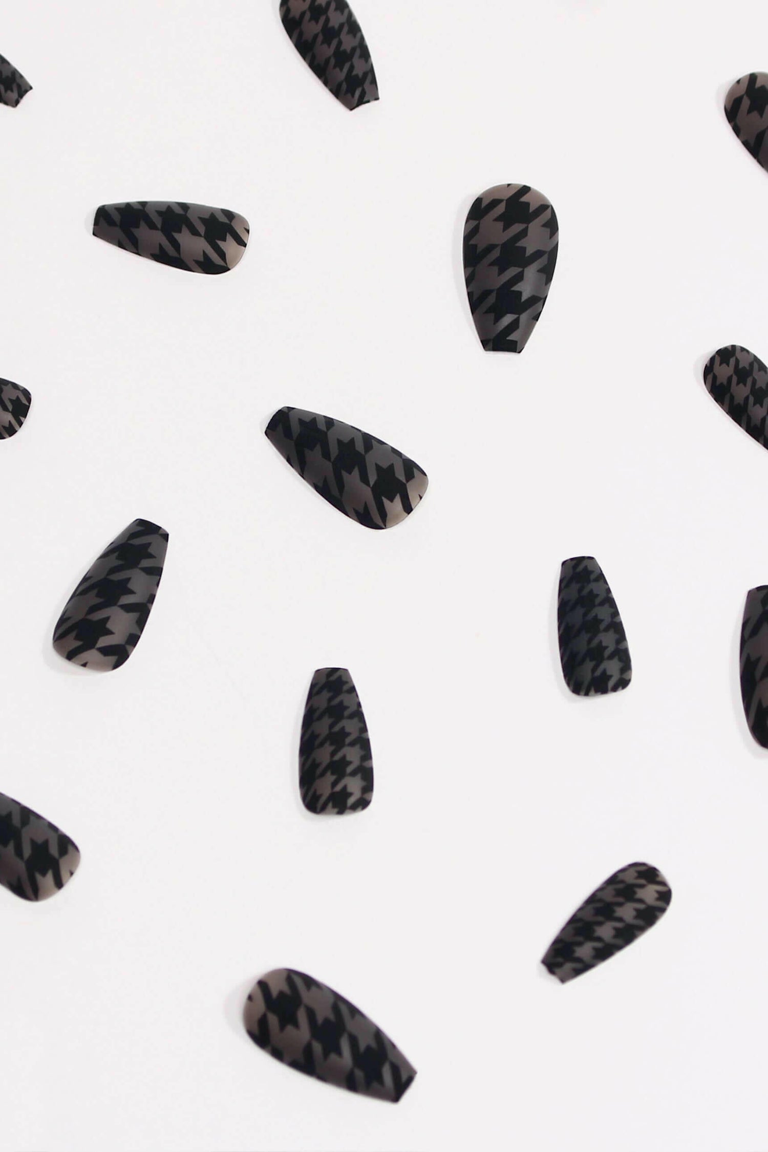 Chic Mood | Soft &amp; Durable Press-On Nails