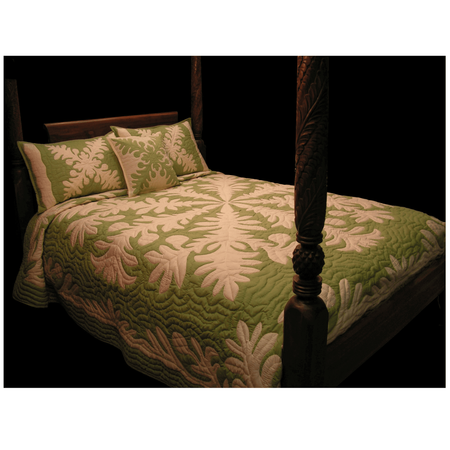 Hawaiian Quilt Bedspread – Reversible Ulu Design.