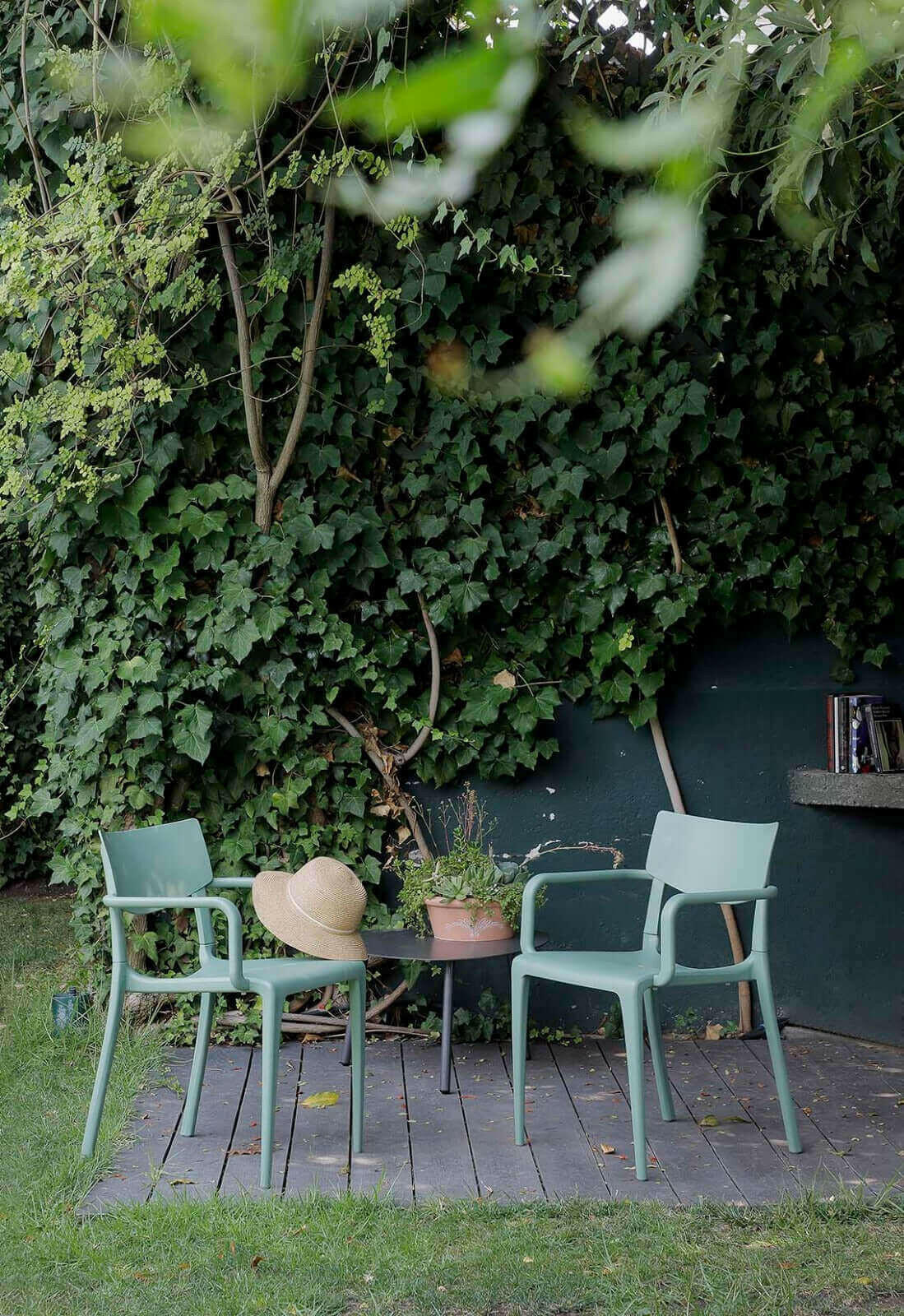 Set of 4 Patio Dining Chairs - Commercial Grade