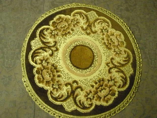 Tapestry Trading V28BR 28 in. Begium Table Top Verona Doily- Brown