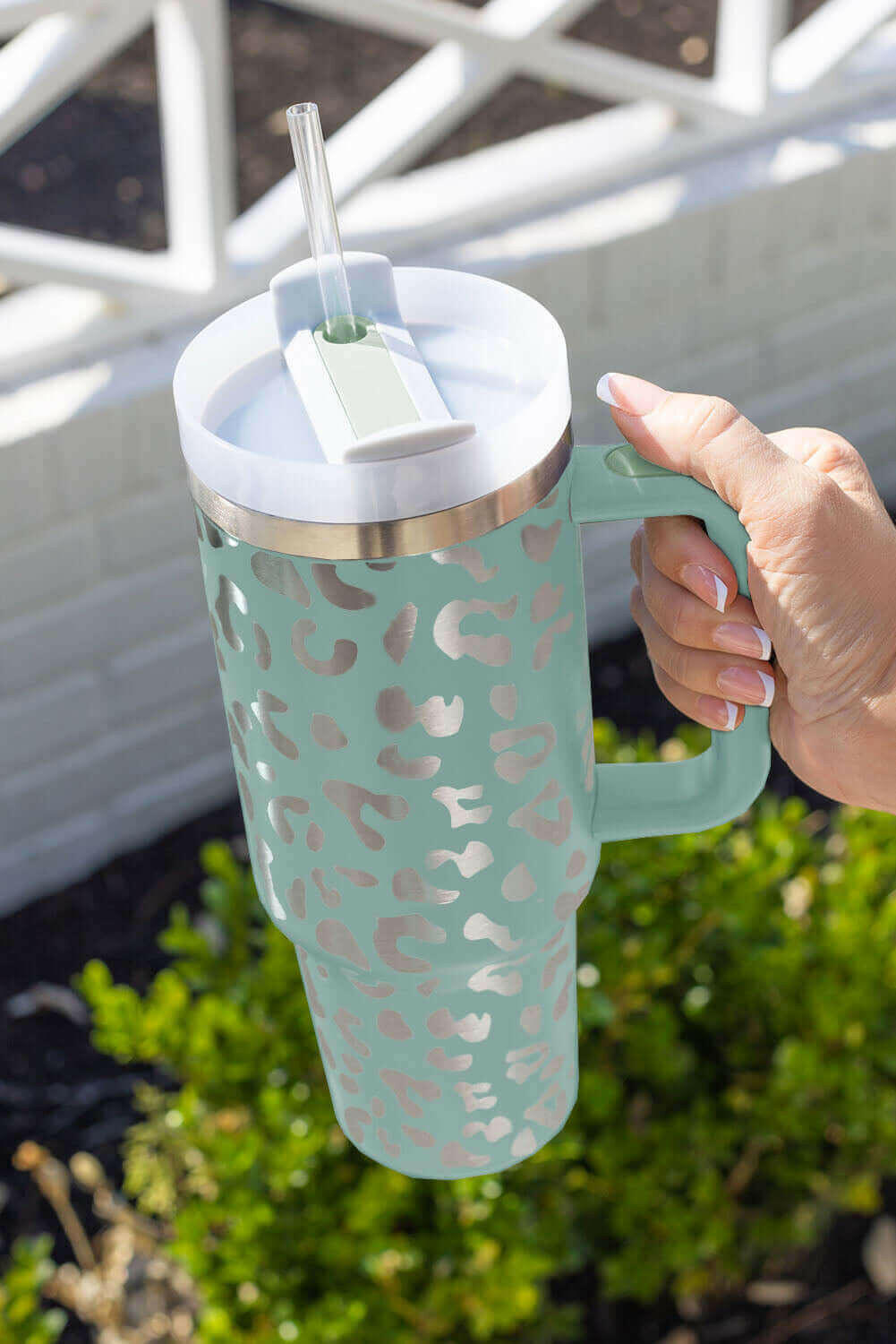 White Leopard Print 40OZ Stainless Steel Portable Cup with Handle.