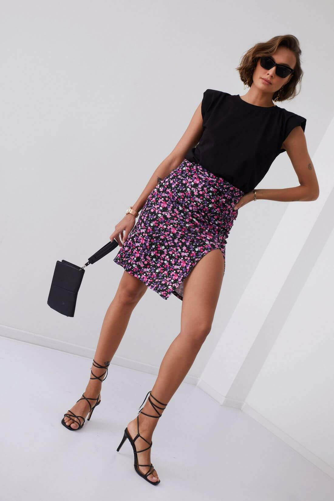 Black and pink mezzo skirt in floral print with draping 12910.