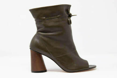 Shaz Self-Tie Leather Boots.