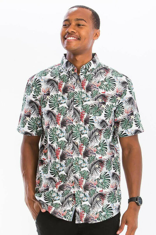 HAWAIIAN PRINT BUTTON DOWN SHIRT.